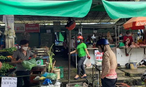 Nhiều chợ truyền thống tại TP HCM mở cửa trở lại