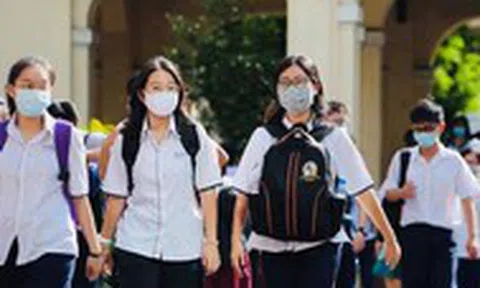 Cho học sinh đến trường tại những vùng kiểm soát được dịch ngay trong tháng 10