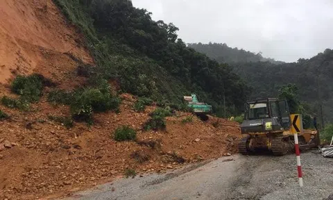 Hà Tĩnh: Hơn 42.000 học sinh nghỉ học do ảnh hưởng của bão số 8