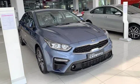 Giảm giá xả hàng, KIA Cerato bán chạy nhất phân khúc sedan hạng C