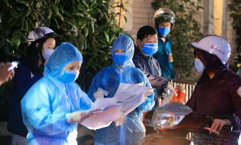 Hà Nội phát hiện 15 ca dương tính SARS-CoV-2, 5 người về từ vùng có dịch