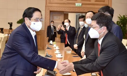 "Nên xoá khu cách ly tập trung ở nơi có tỉ lệ tiêm chủng cao"