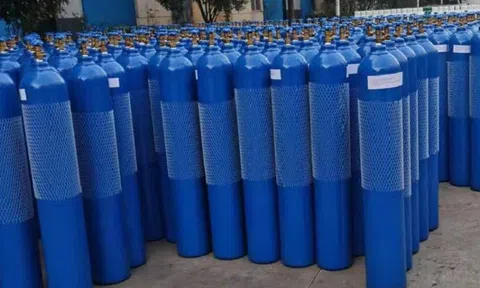 Chuyển gần 50 tỷ đồng mua xe xét nghiệm lưu động sang mua vỏ bình oxy