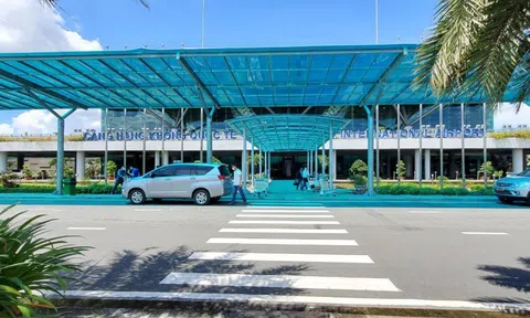 Nối lại đường bay, người dân Cần Thơ 'vỡ oà' sau bao ngày mong mỏi