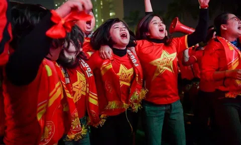 Khán giả được vào sân cổ vũ đội tuyển Việt Nam