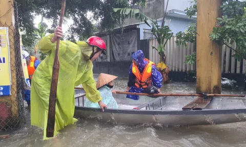 Tam Kỳ và nhiều nơi ở Quảng Nam mênh mông nước