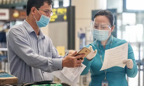Hành khách đi máy bay cần điền thông tin theo mẫu mới