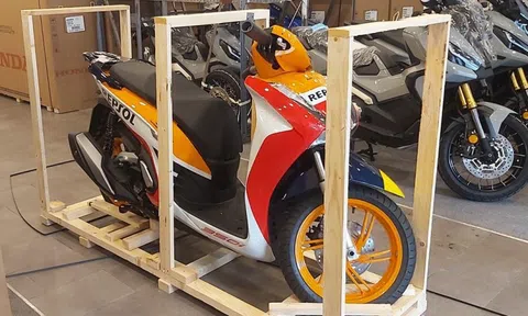 Honda SH350i bản Repsol đầu tiên nhập từ Ý về Việt Nam