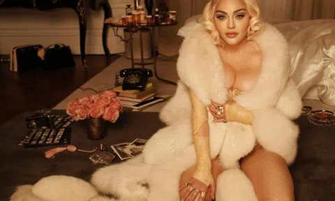 Madonna hứng chỉ trích với bộ ảnh tái hiện cái chết của Marilyn Monroe