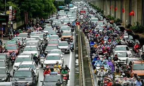 Hà Nội dự kiến thu phí ô tô vào nội đô: Có giải được bài toán tắc đường?