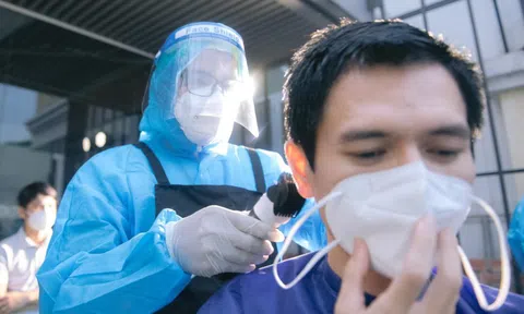 Đạo diễn 'Những người khốn khổ' và nỗi ám ảnh về cái đầu đầy nấm của bác sĩ