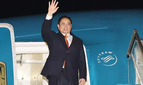 Thủ tướng Phạm Minh Chính lên đường dự Hội nghị COP26, thăm Anh và Pháp