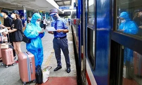 Từ 31/10, hành khách đi tàu hỏa chỉ cần khai báo y tế điện tử