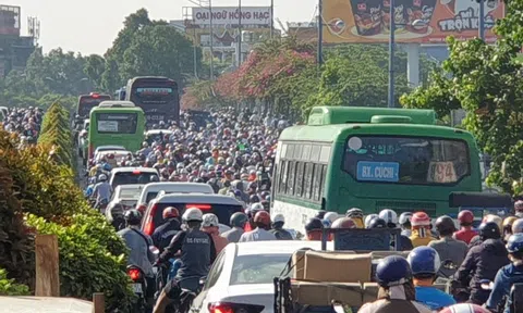 Đề xuất lập dự án thu phí ô tô vào trung tâm TP HCM