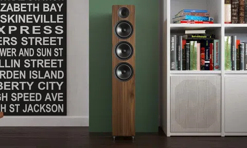 Acoustics Energy 300 series được bổ sung thiết kế loa cột lớn nhất, model AE320