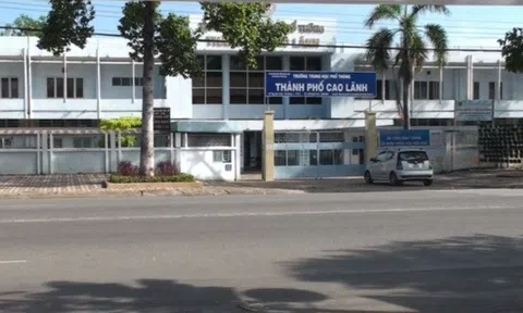 Nam giáo viên xin lỗi sau vụ lộ clip nhạy cảm khi dạy trực tuyến