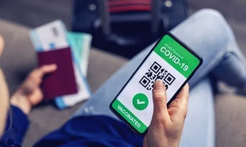 Áp dụng "hộ chiếu vắc-xin" cho chuyên gia nước ngoài nhập cảnh