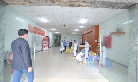 Nhiều người đi viện khám dương tính SARS-CoV-2, Hà Nội ghi nhận thêm 67 ca Covid-19