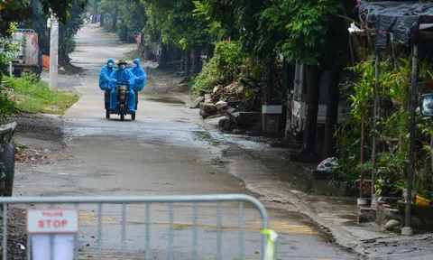 Hà Nội 'khẩn' lấy 13.000 mẫu xét nghiệm trong ngày tại ổ dịch có gần 100 F0