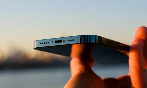 Đến lúc Apple bỏ cổng Lightning?