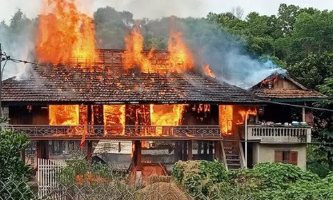 Cháy rụi căn nhà sàn của thầy giáo ở Điện Biên, thiệt hại gần 800 triệu đồng