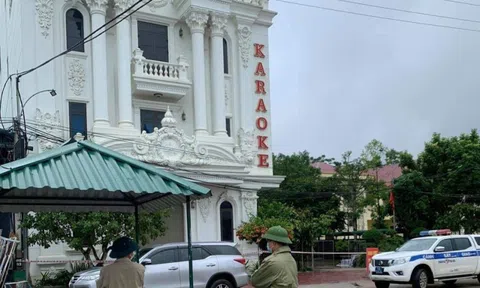 4 cán bộ đi hát karaoke mắc Covid-19, xác định 300 người liên quan 2 quán karaoke