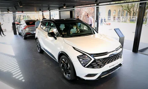 Động cơ Hybrid bắt đầu tiếp cận khách Việt