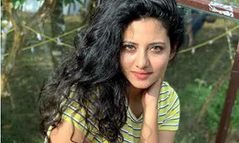 Hoa hậu Ấn Độ chết thảm, mẹ đau đớn tự tử được đưa đi cấp cứu kịp thời