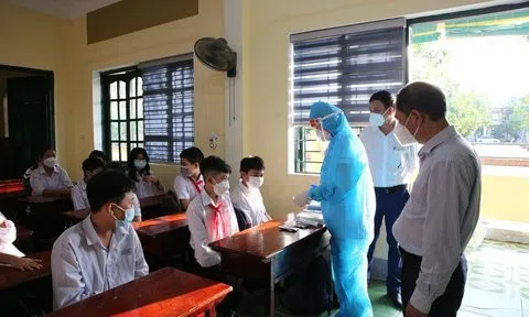 Hà Tĩnh: Một học sinh 6 tuổi nhiễm Covid-19, cả lớp trở thành F1