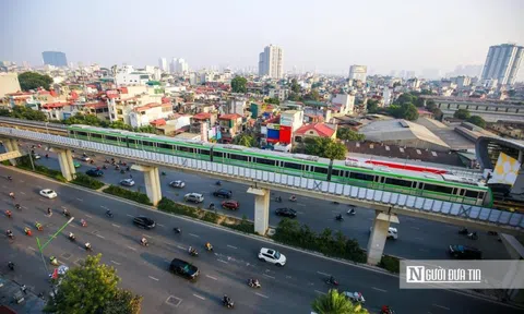 Gần 26.000 khách đi tàu điện Cát Linh - Hà Đông trong ngày đầu mở cửa