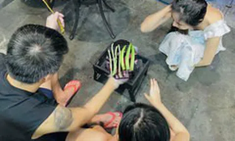 Thuỷ Tiên đăng ảnh bữa tối đạm bạc cùng Công Vinh và con gái