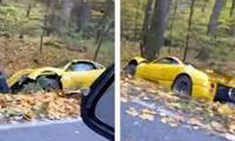 Đâm phải cây lớn, siêu xe hàng hiếm Pagani Zonda C12S bị vỡ nát đầuicon