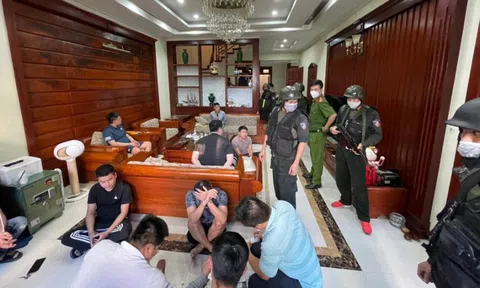200 cảnh sát vây bắt đường dây đánh bạc 14 nghìn tỷ đồng