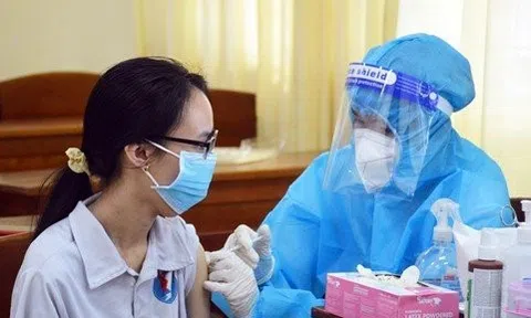 Cà Mau: Đẩy nhanh tiến độ, tăng tỉ lệ bao phủ vắc-xin phòng Covid-19