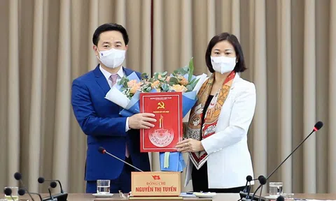 Điều động và thay đổi Chánh văn phòng Thành uỷ Hà Nội