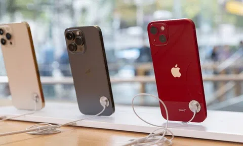 Đại lý không đủ iPhone 13 để bán, dời ngày giao hàng