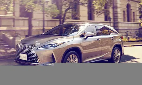 Lexus RX 2022 phối màu nội thất bắt mắt hơn