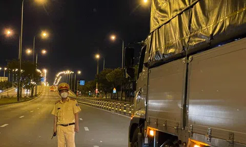 TP HCM: Những đoàn xe... bất trị!