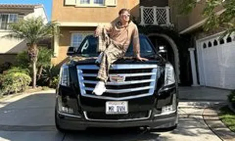 Ca sỹ Đàm Vĩnh Hưng đam mê sở hữu ô tô Mỹ