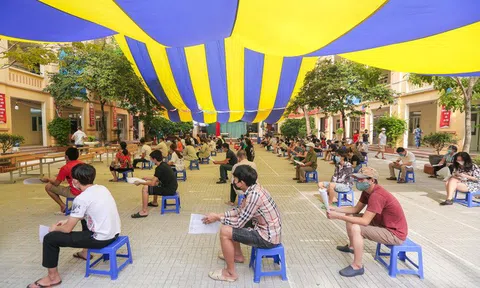 Rút ngắn khoảng cách tiêm 2 mũi vắc-xin AstraZeneca xuống còn 4 tuần ở Hà Nội