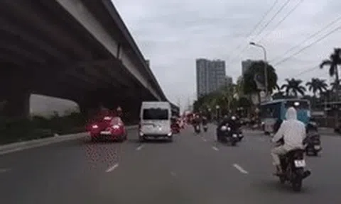 Nóng trên đường: Những pha 'cà khịa' nhau của tài xếicon