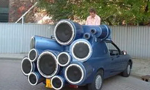 Những chiếc xe kỳ quặc nhất mà bạn từng thấy