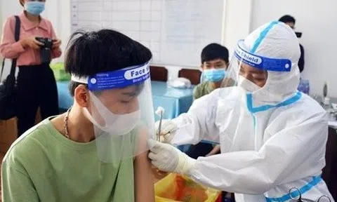 Cà Mau: Học sinh từ 12 đến 18 tuổi tiêm vắc-xin mũi 1 đạt 93,08%