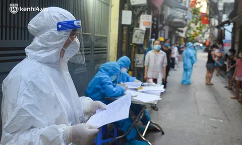 Hà Nội: Ghi nhận 22 ca dương tính tại 1 công trường xây dựng, một số công nhân còn "trốn" trong khu dân cư, phường phát thông báo khẩn