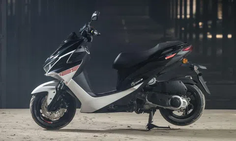 Xe tay ga 125 phân khối ‘Made in Italy’ giá gần 4.300 USD