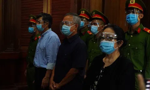 Hình ảnh ông Nguyễn Thành Tài và nữ đại gia Dương Thị Bạch Diệp sáng 16-11