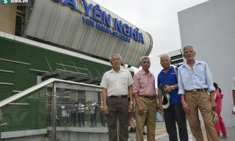 Anh em "Vinh, Quang, Sáng, Tạo" đợi hơn 10 năm đi chuyến tàu đường sắt Hà Đông - Cát Linh