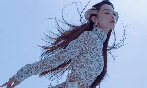 Minh Hằng tung ảnh nóng bỏng khoe body chuẩn