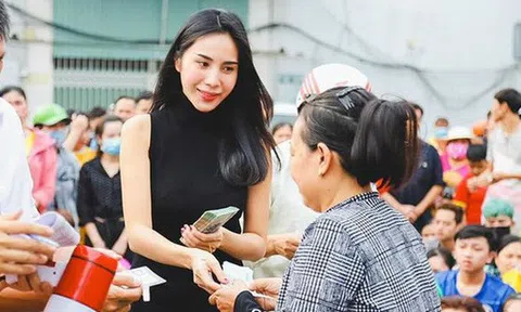 Ca sĩ Thủy Tiên trao tiền hỗ trợ: 2 địa phương nói 'không xác định được chính xác số tiền'