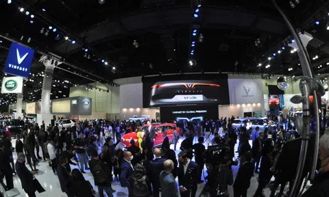 VinFast ra mắt hai mẫu ô tô điện VF e35 và VF e36 trên đất Mỹ